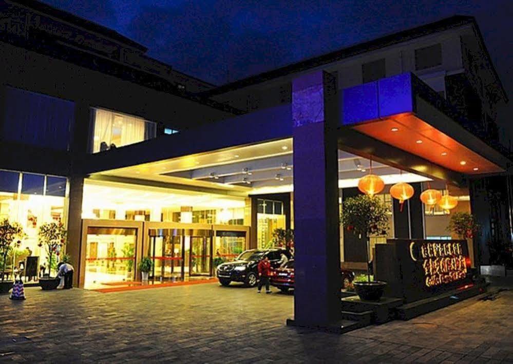 Golden Dragonball Hotel Γκουιλίν Εξωτερικό φωτογραφία