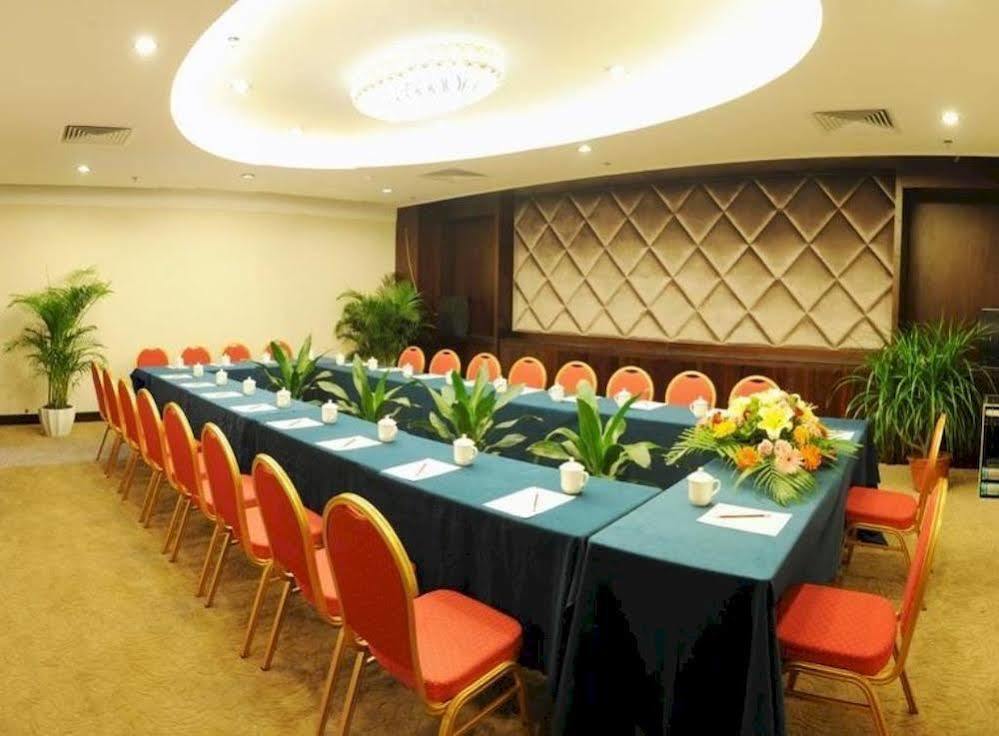 Golden Dragonball Hotel Γκουιλίν Εξωτερικό φωτογραφία