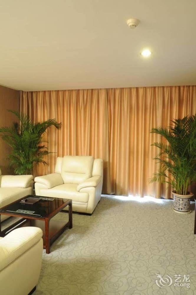 Golden Dragonball Hotel Γκουιλίν Εξωτερικό φωτογραφία