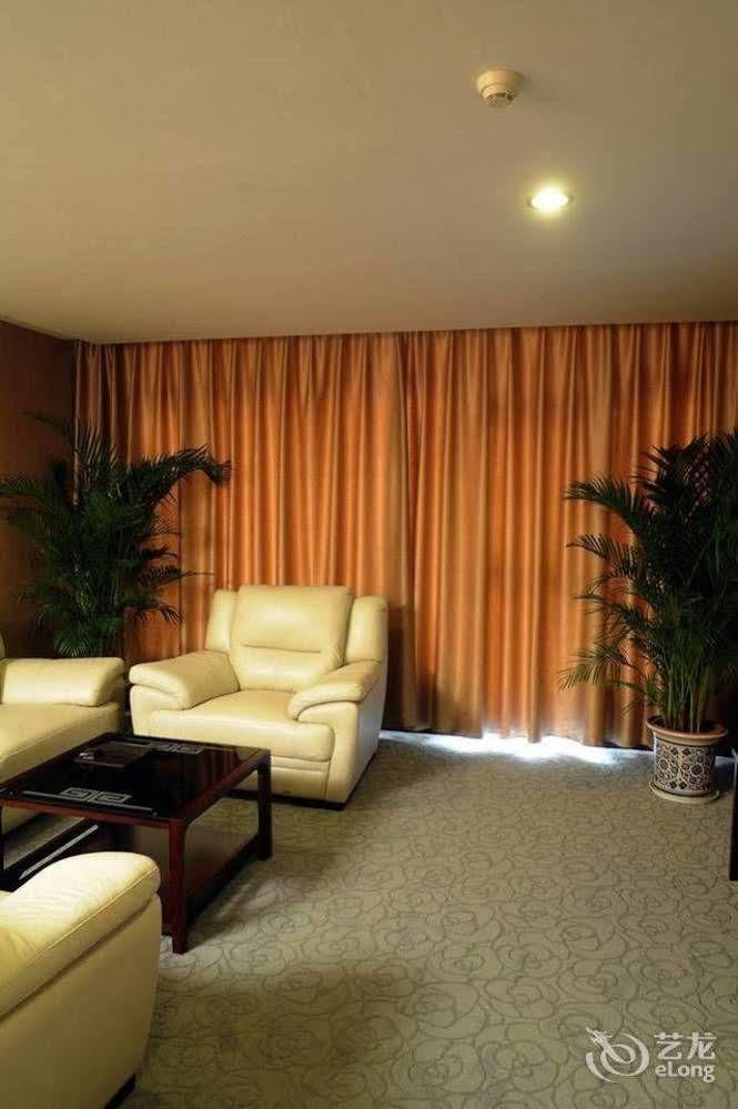 Golden Dragonball Hotel Γκουιλίν Εξωτερικό φωτογραφία
