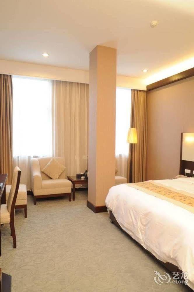 Golden Dragonball Hotel Γκουιλίν Εξωτερικό φωτογραφία