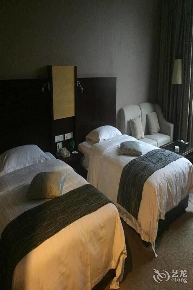 Golden Dragonball Hotel Γκουιλίν Εξωτερικό φωτογραφία