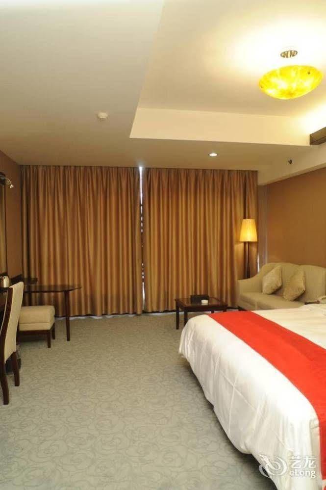 Golden Dragonball Hotel Γκουιλίν Εξωτερικό φωτογραφία
